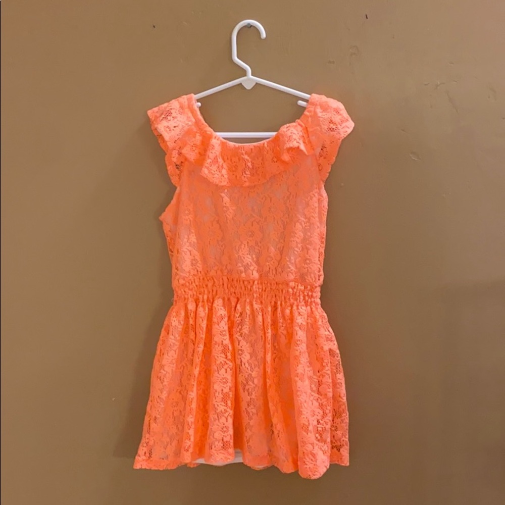 Adorable orange flower dress.